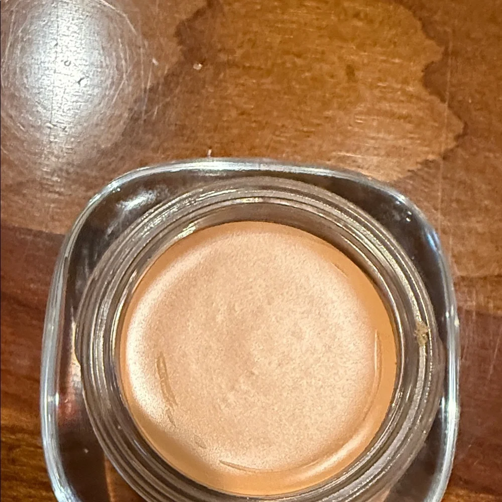 Marc Jacob’s Remarkable Concealer - Picture 4 of 5